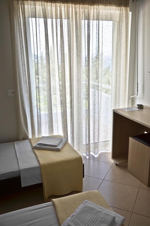Perivolos Apartments Dhërmi 객실 사진